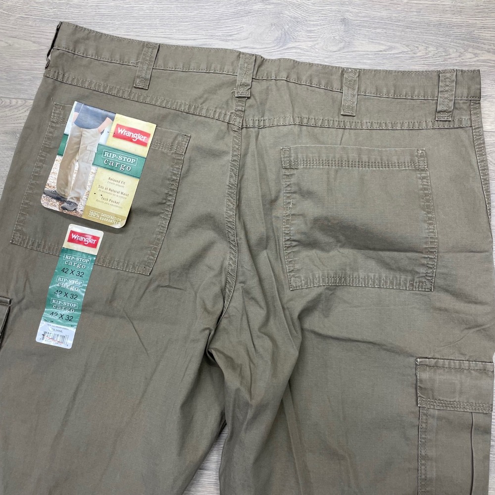 Wrangler Rip-Stop Cargo Pants Mens 42x32 Khaki Relaxed Fit Cotton 70L3WML